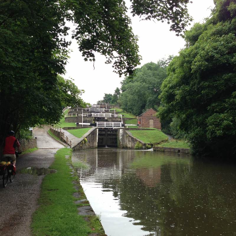 Weiter am Kanal, noch eine schöne Schleusentreppe
